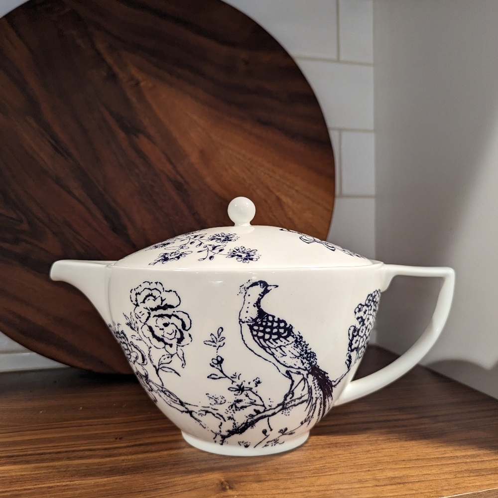 Jasper Conran Wedgewood teapot England